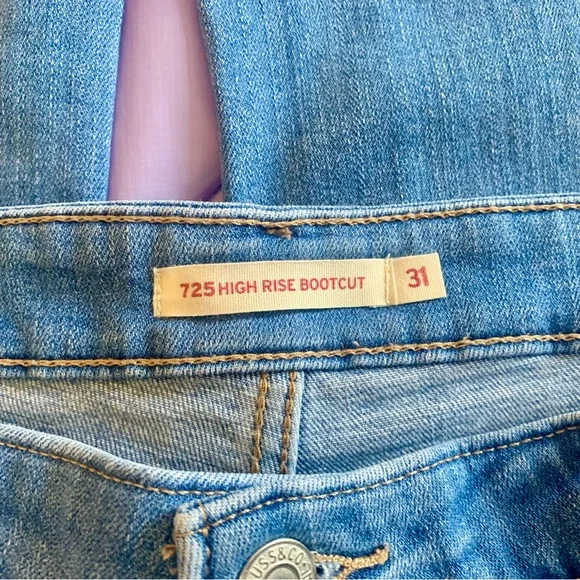 Levi's 725 High Rise Bootcut Jeans - Picture 2 of 5